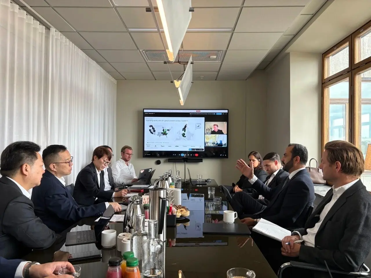 Executives from Sinotruk Group visit Europe to study the development of new energy commercial vehicles (3)